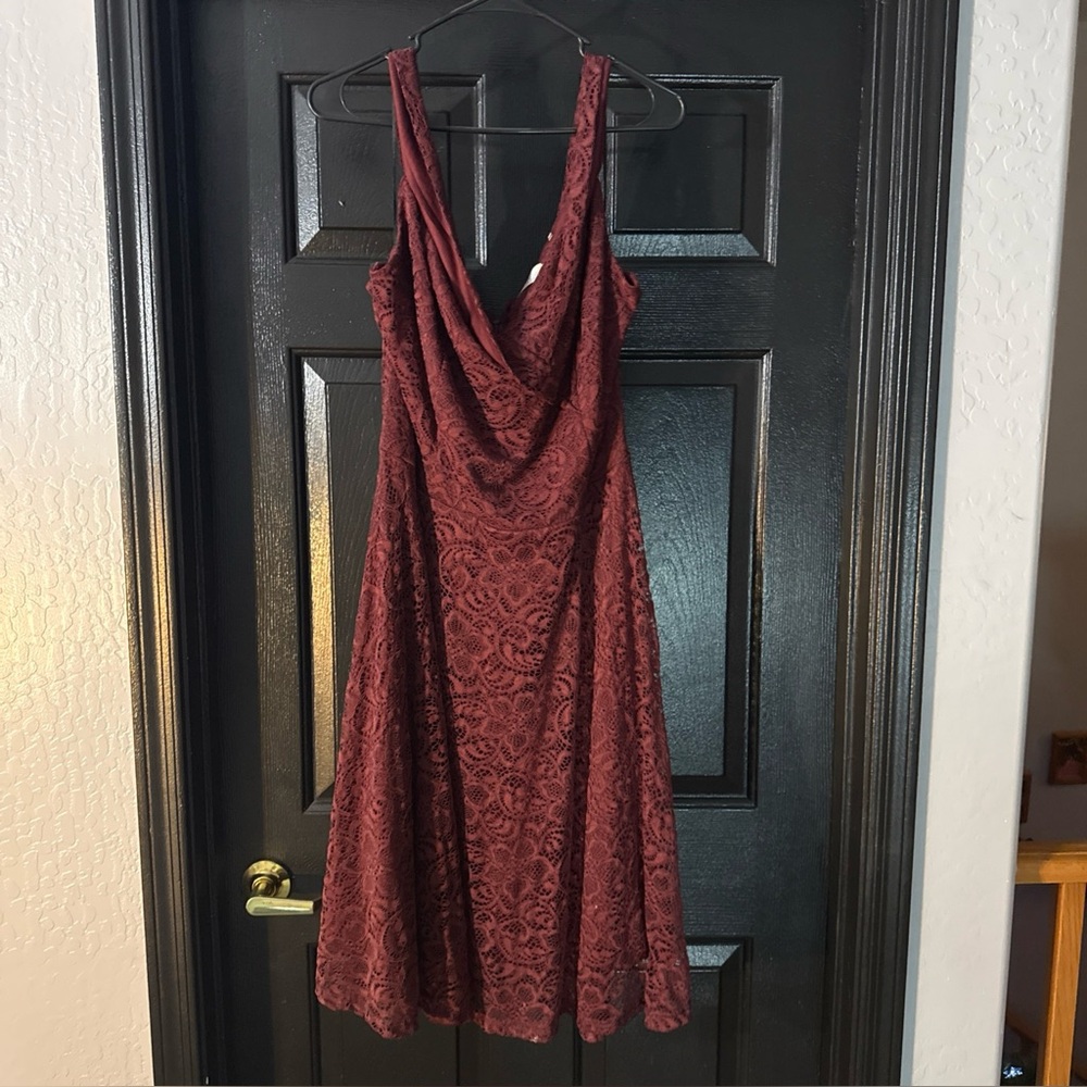 Ladies Dress by H•R Homrain (M) Maroon Lace Thin Strap Knee Length Lined